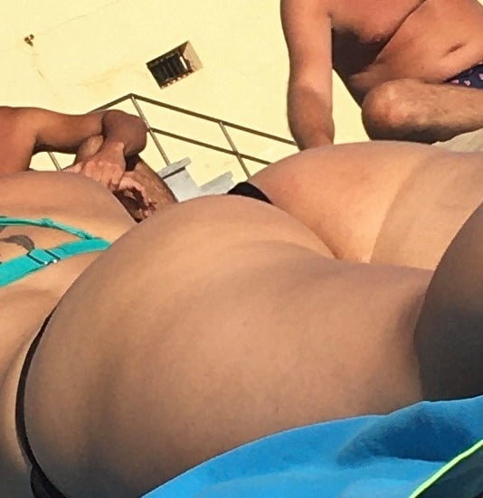 Praia com belas conas #95498253