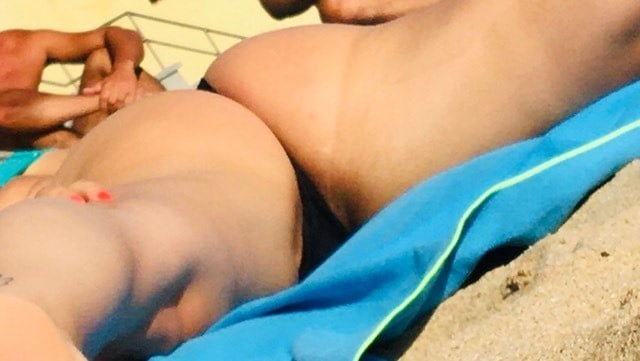 Praia com belas conas #95498270
