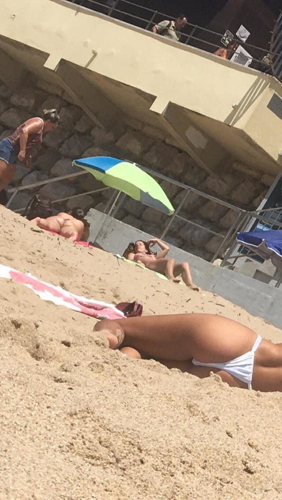 Praia com belas conas #95498276