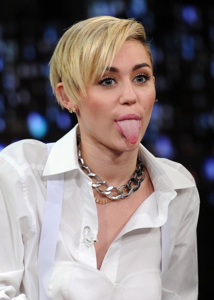 Miley cyrus. schlampig faptoy
 #88945945