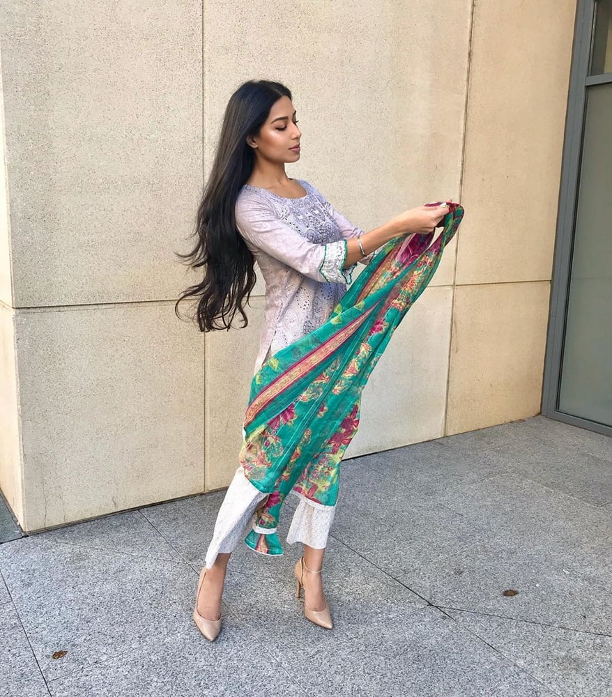 Instagram babe erim indien sexy slut tight body dresses legs
 #102435441
