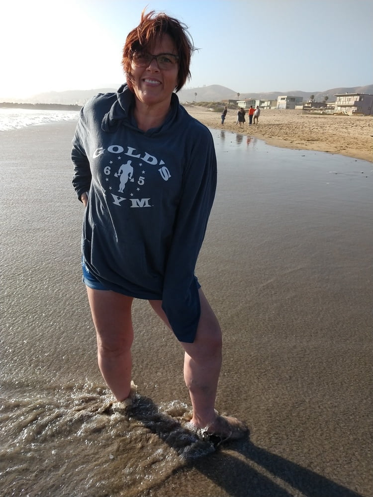 Tina en la playa
 #95493650