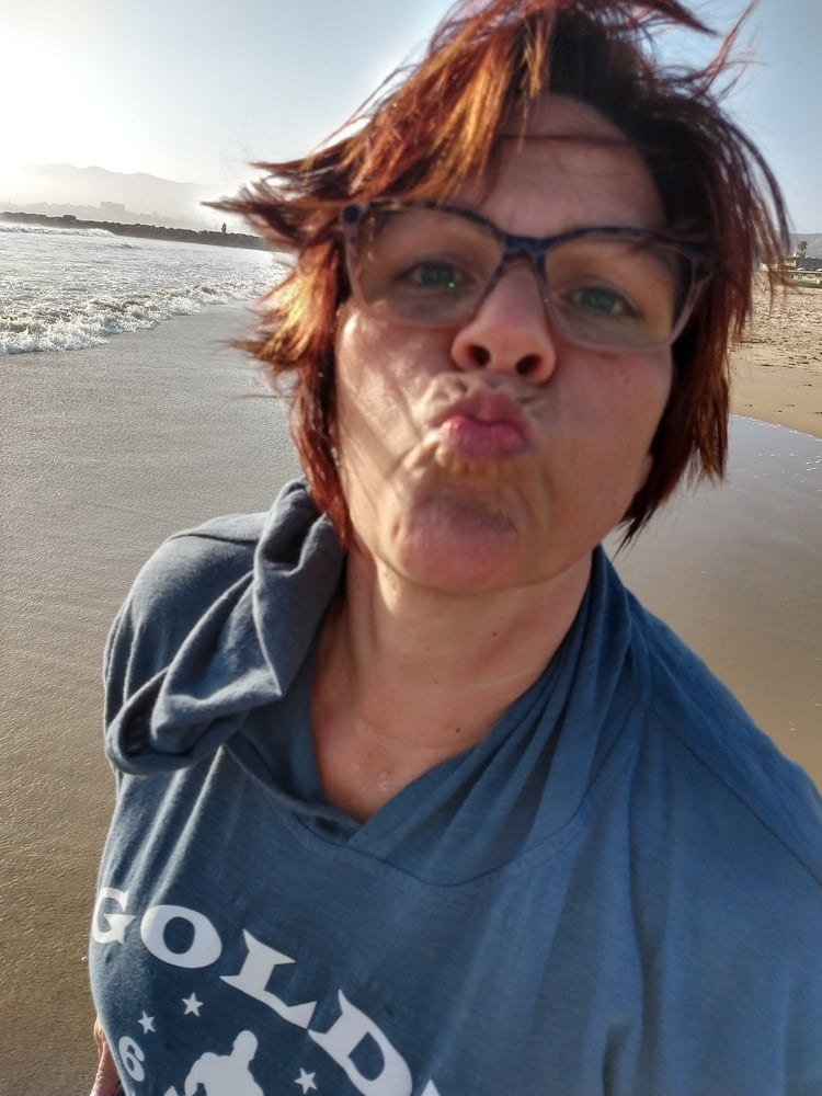 Tina in spiaggia
 #95493668