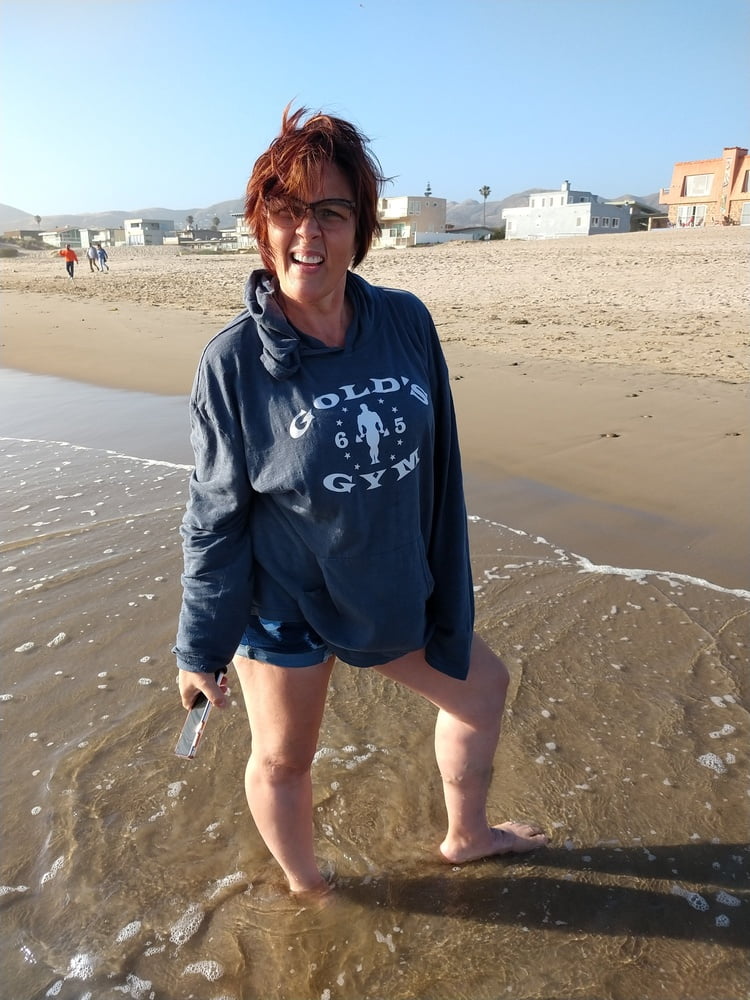 Tina en la playa
 #95493692