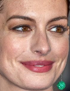 Anne hathaway
 #94844846