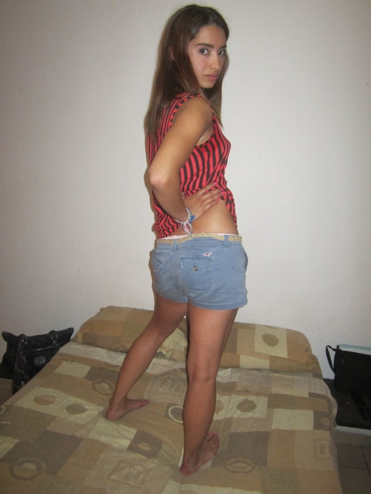 Joven latina
 #81533114