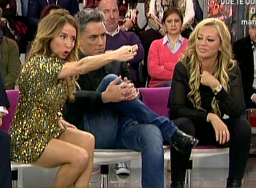 スペインのテレビ番組の乳房マリア・パティノ
 #93611617