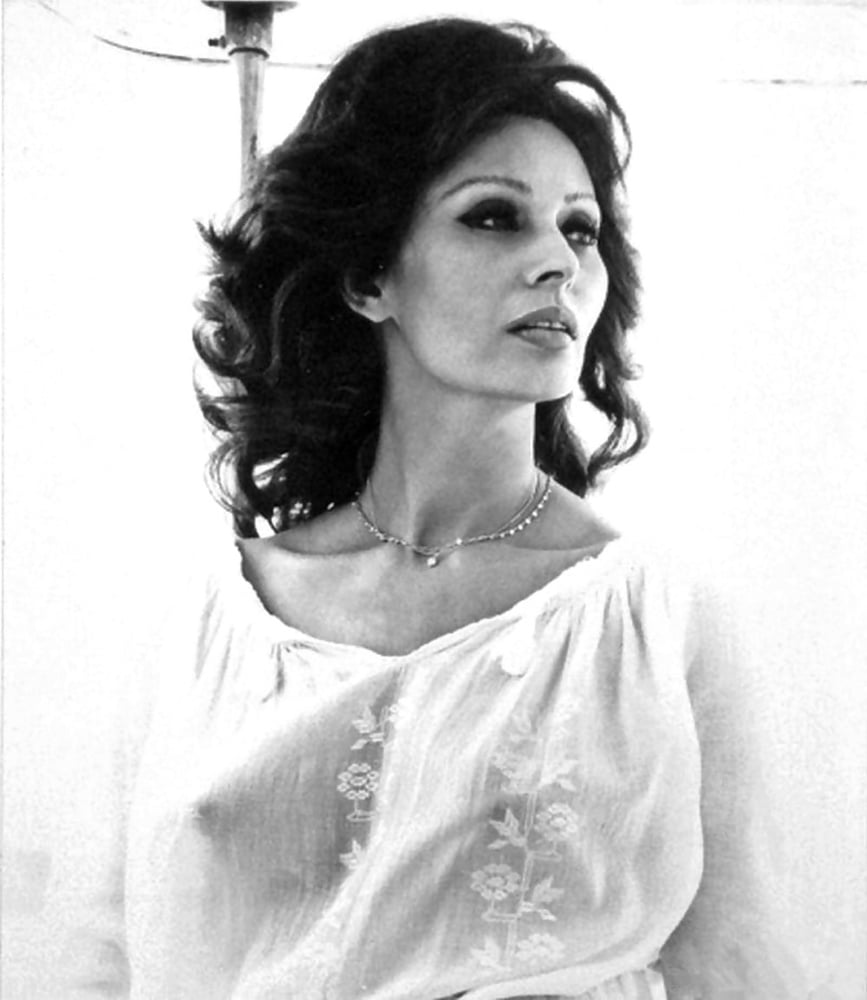 Classic Beauty : Sofia Loren #92929086