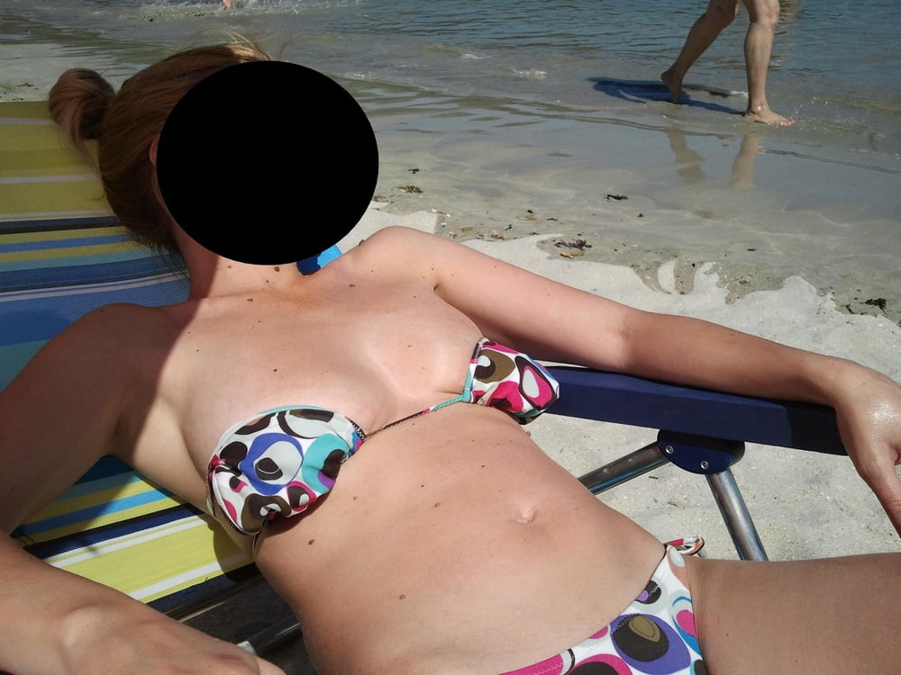 Ma femme chaude 04 : bikini desigual
 #106301894