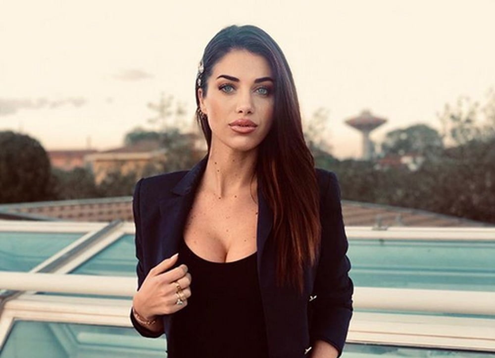 Eleonora boi sexy periodista italiana
 #89777464