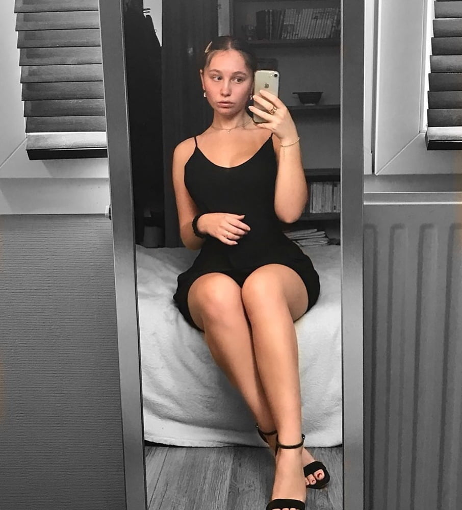 Verdammt heiße Insta-Mädchen (53)
 #81768145