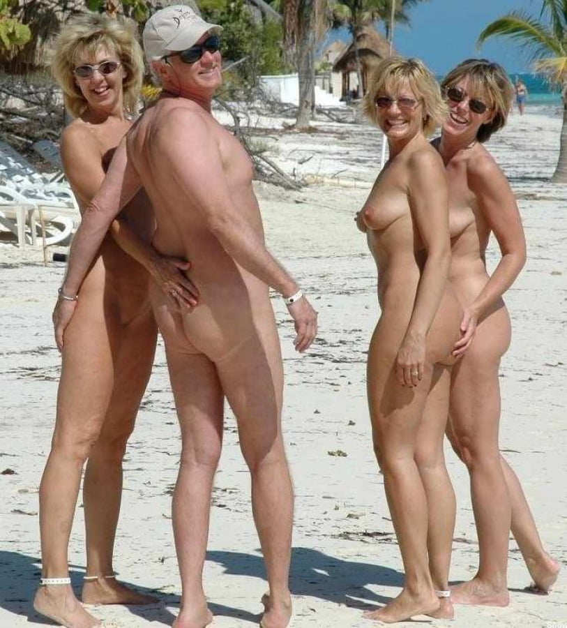 0866 Nackt Strand Paare und Gruppen
 #81031323