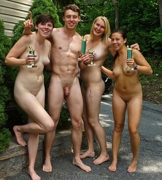 0866 playa desnuda parejas y grupos
 #81031674