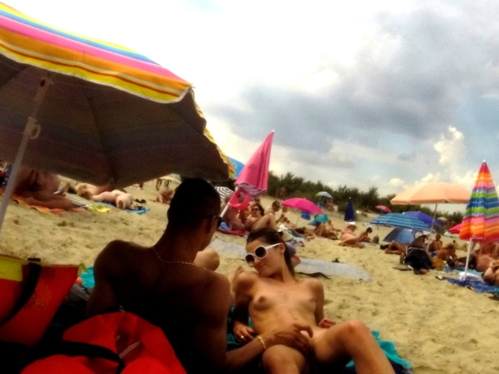 0866 playa desnuda parejas y grupos
 #81031920