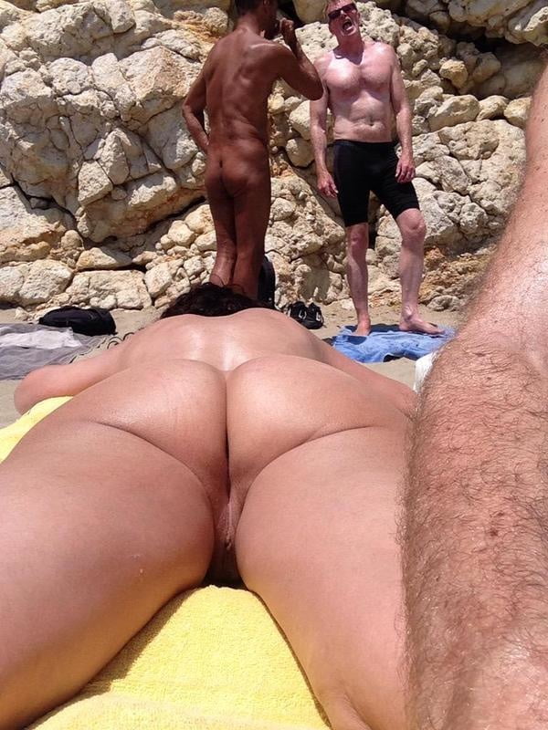 0866 playa desnuda parejas y grupos
 #81031951