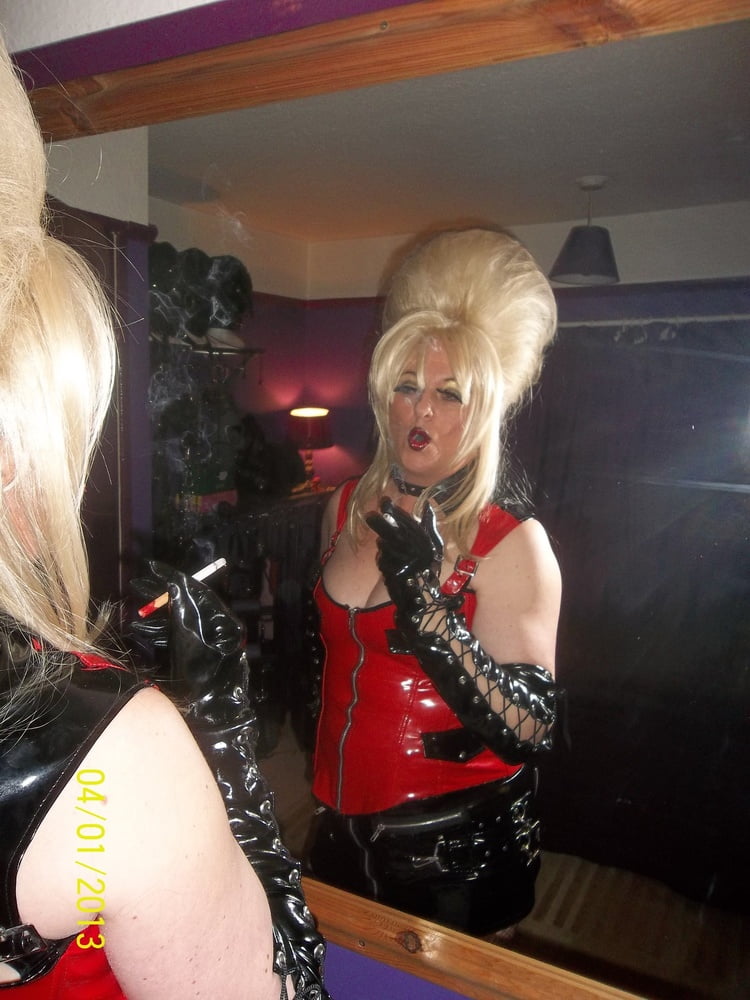 Nueva chica en la ciudad pt 1
 #106728369