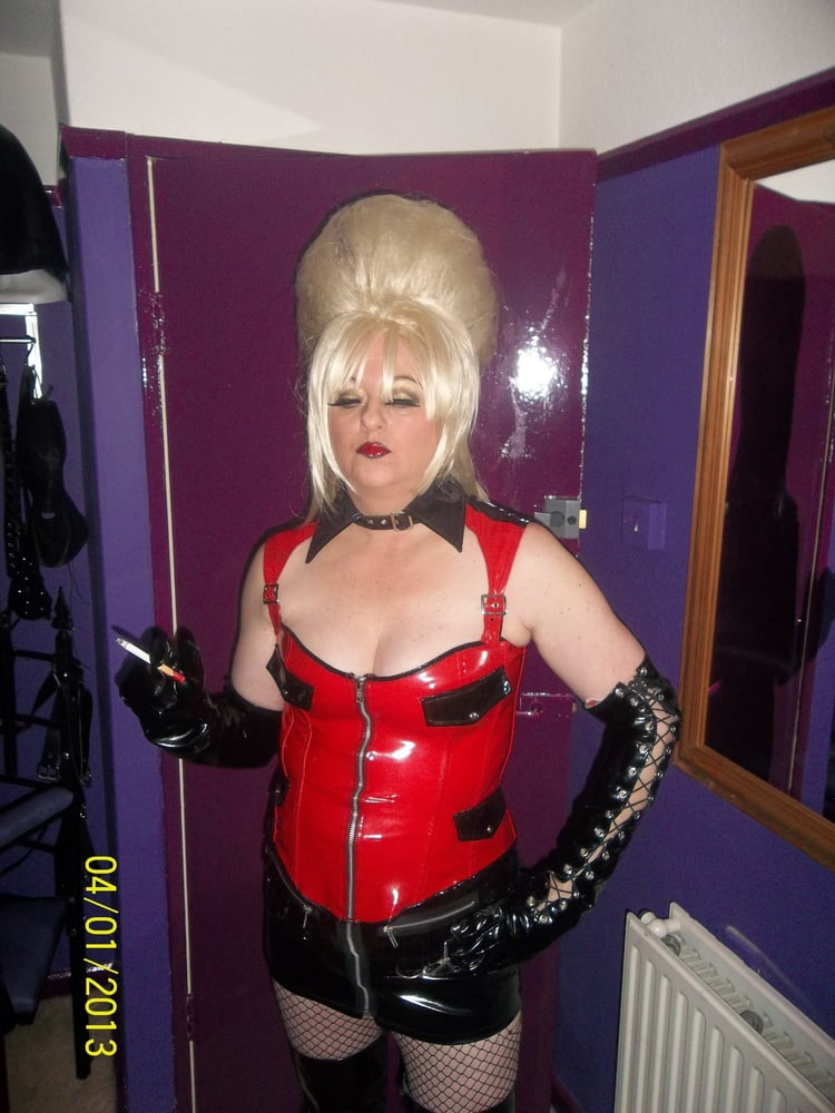 Nueva chica en la ciudad pt 1
 #106728380