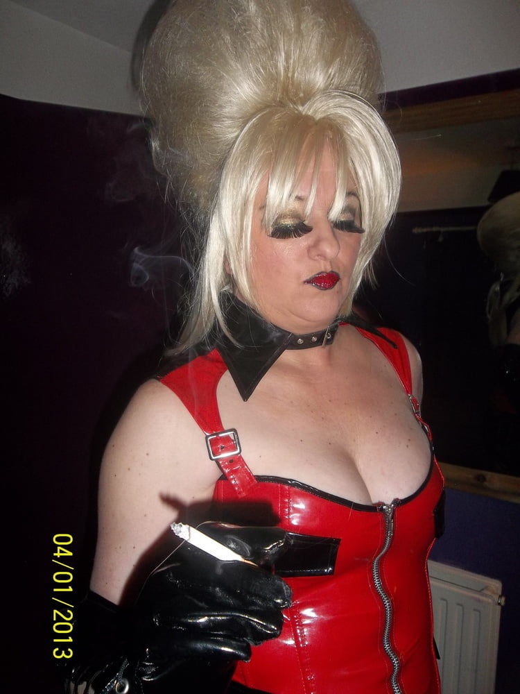 Nueva chica en la ciudad pt 1
 #106728392