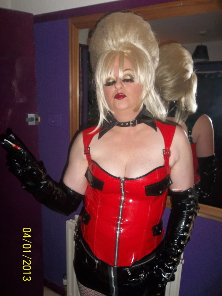 Nueva chica en la ciudad pt 1
 #106728401