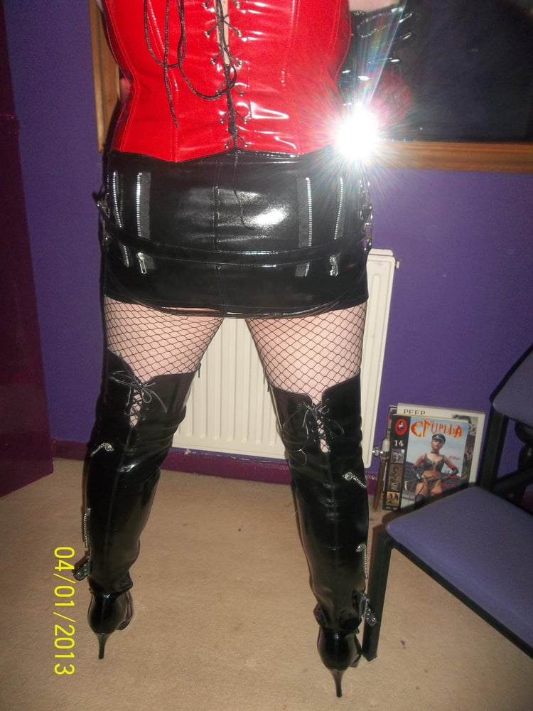 Nueva chica en la ciudad pt 1
 #106728418