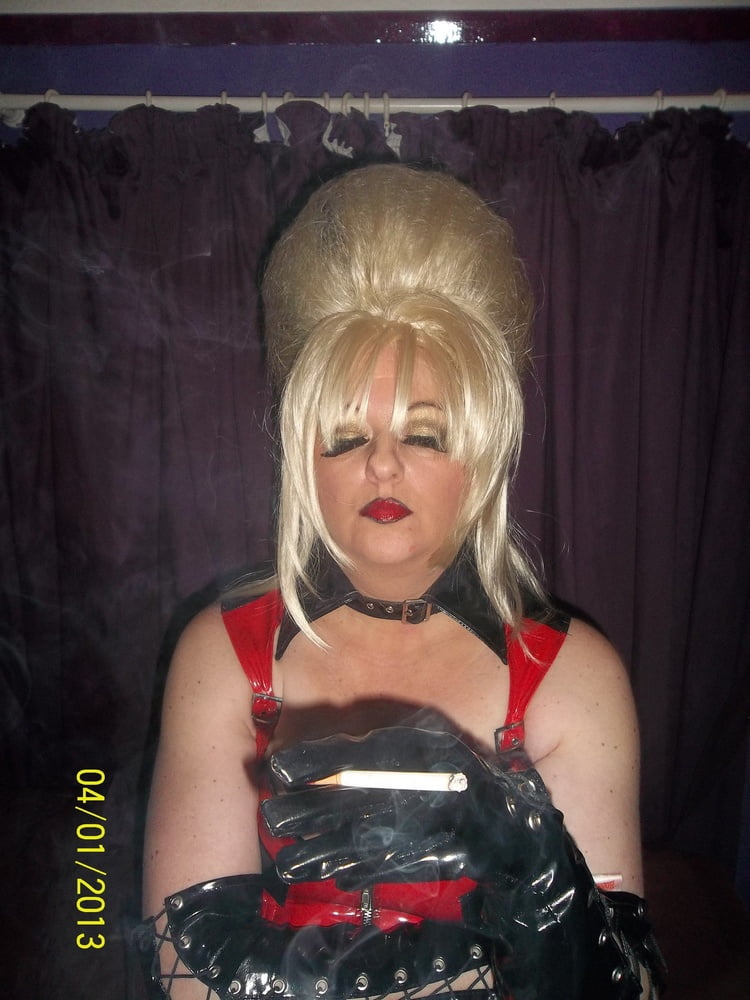 Nueva chica en la ciudad pt 1
 #106728428