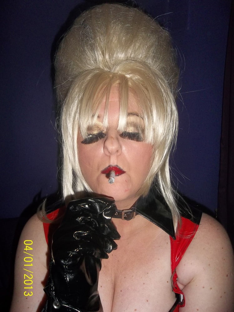 Nueva chica en la ciudad pt 1
 #106728441