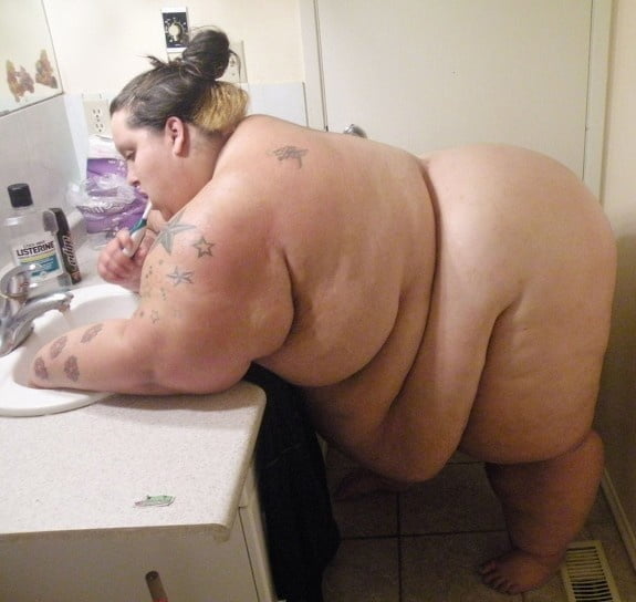 Ssbbw bendover abierto y listo
 #104488008