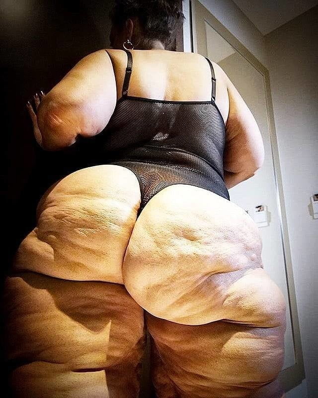 Ssbbw bendover abierto y listo
 #104488147