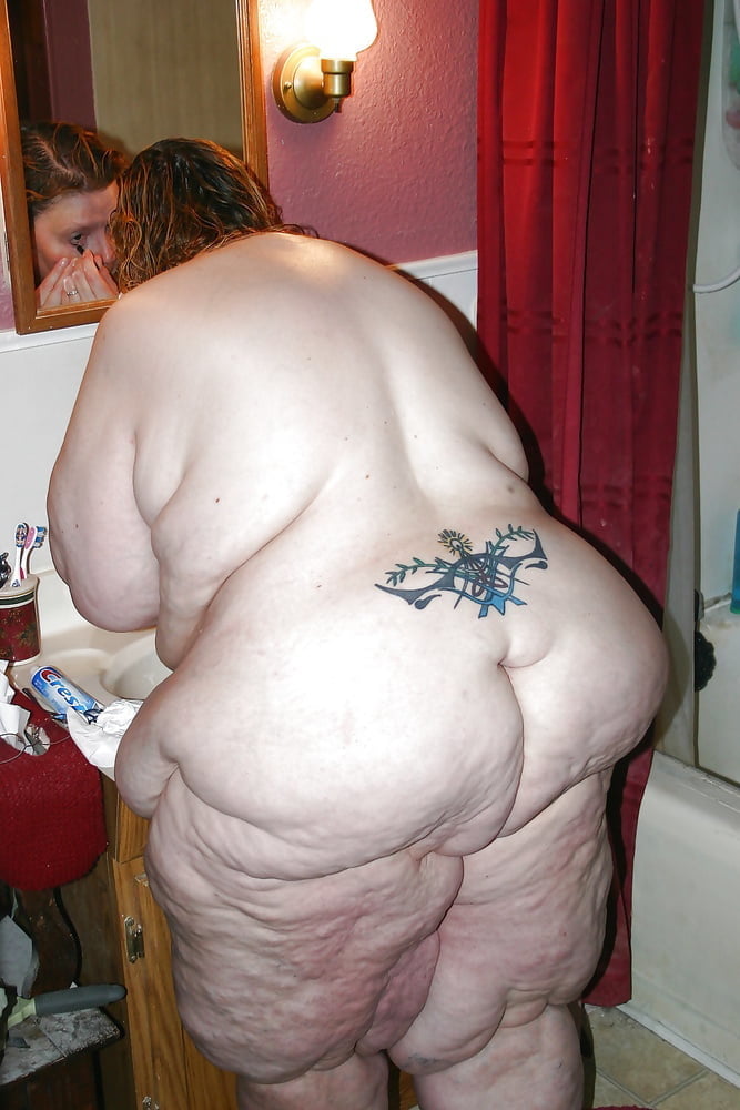 Ssbbw bendover abierto y listo
 #104488175