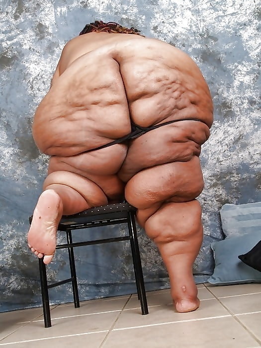 Ssbbw bendover abierto y listo
 #104488180