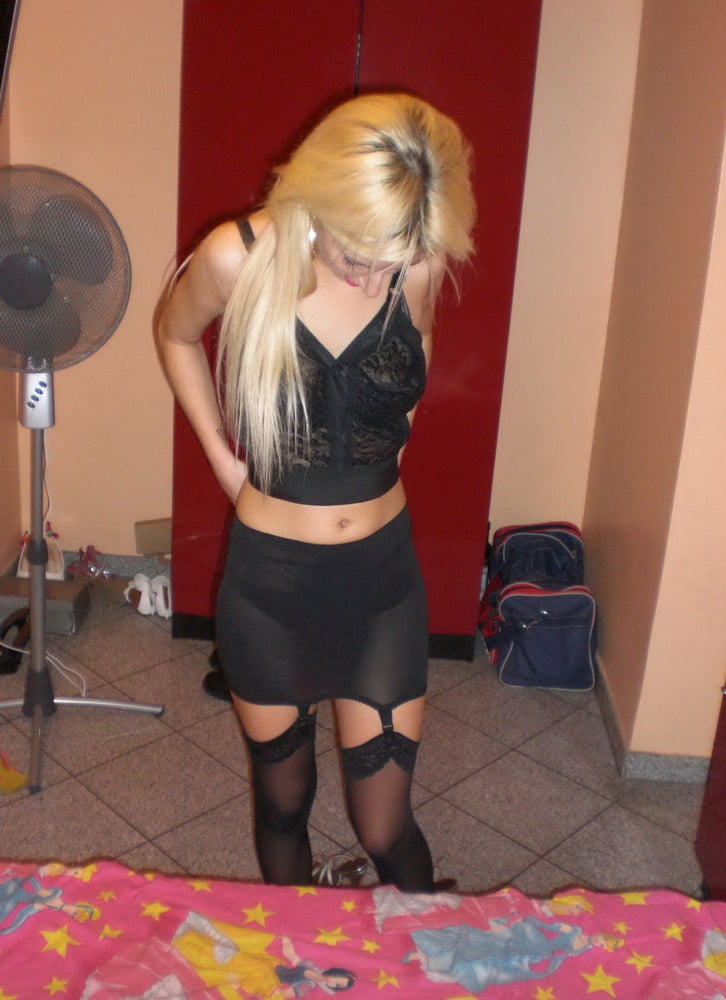 Shooting prive pour une blonde
 #105710505