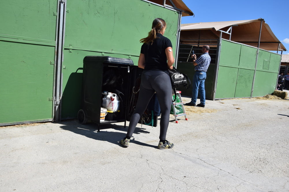 Mädchen in Jodhpurs 5
 #94372682
