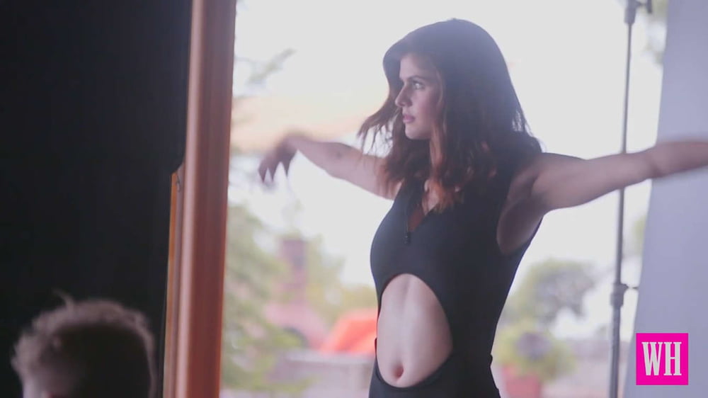 Alexandra daddario beautiful girl
 #102815725