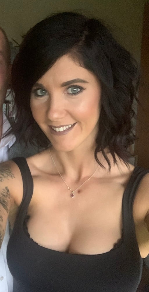 露出した妻たち 15 #94175412