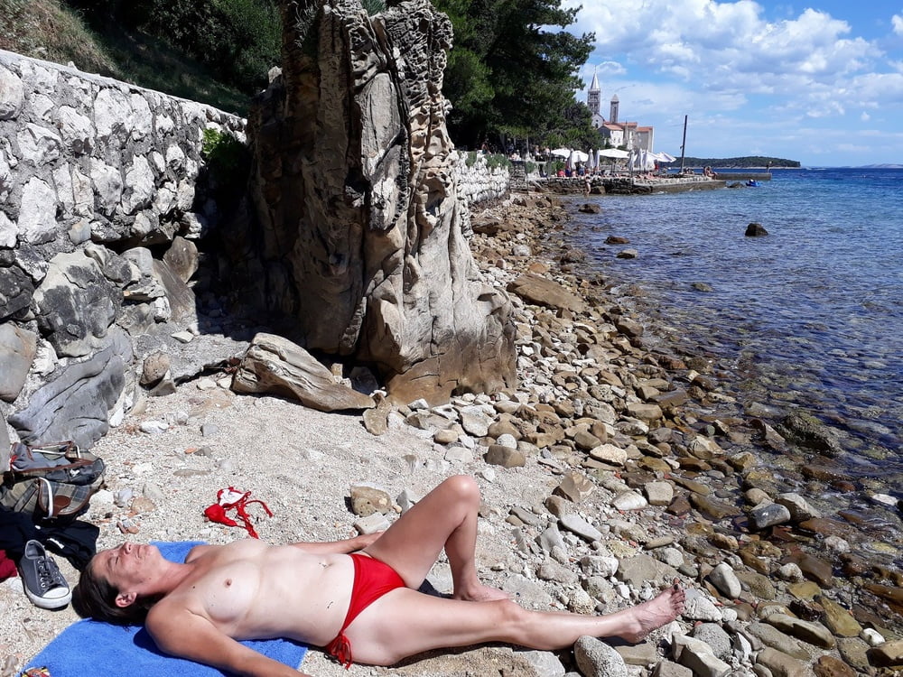 露出した妻たち 15 #94175416