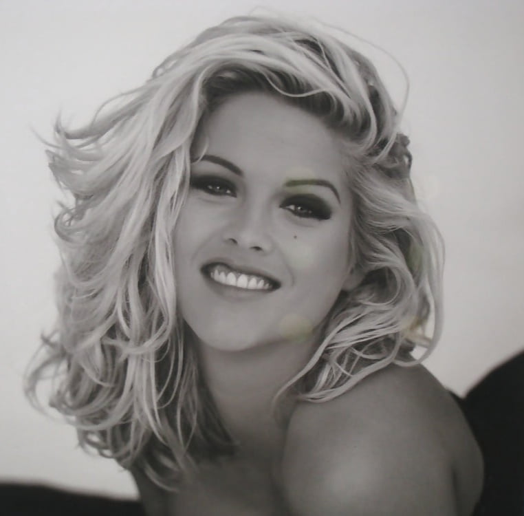 Anna nicole smith
 #92957461