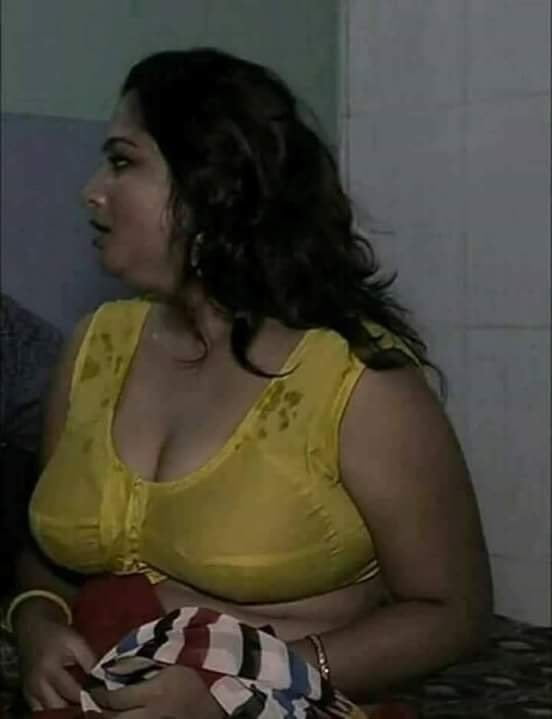 Aishwarya aunty ( la tante de mon amie)
 #92673295