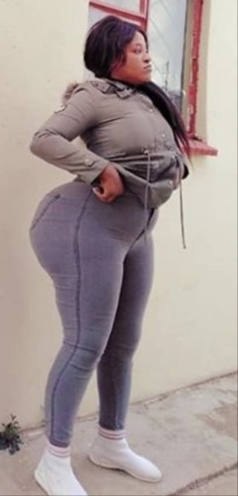 Huge booty slim thick pear Thandazzy #105817359