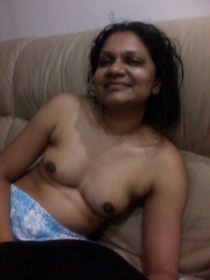 Indische Frau nackt ausgesetzt
 #102821534