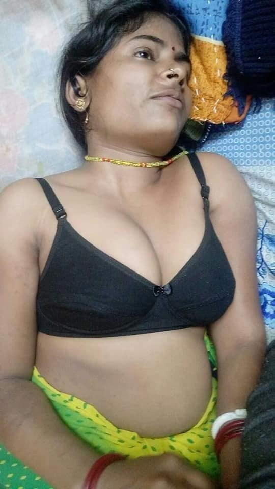 Indische Bihari Frau heiße Nacktfotos
 #95044596