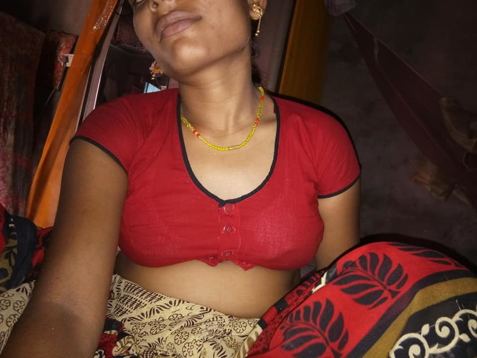Indische Bihari Frau heiße Nacktfotos
 #95044605