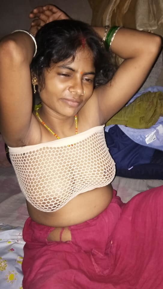 Indische Bihari Frau heiße Nacktfotos
 #95044630