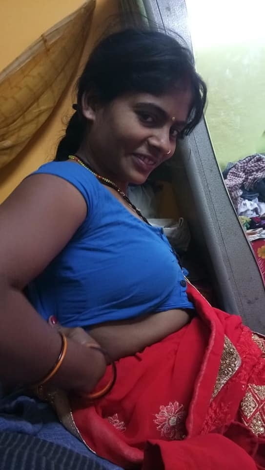 Indische Bihari Frau heiße Nacktfotos
 #95044648