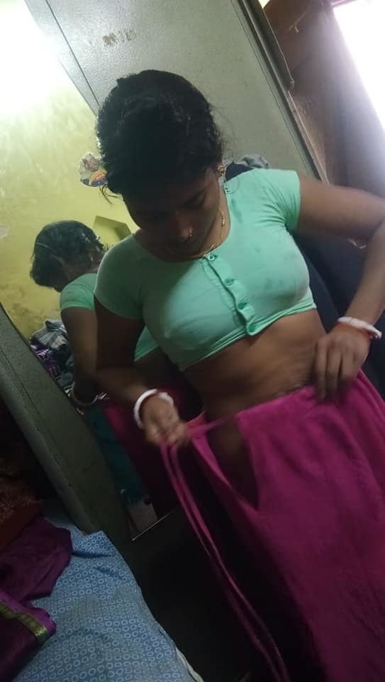 Indische Bihari Frau heiße Nacktfotos
 #95044687