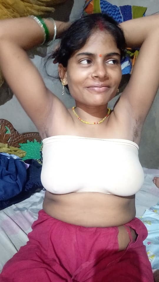 Indische Bihari Frau heiße Nacktfotos
 #95044702