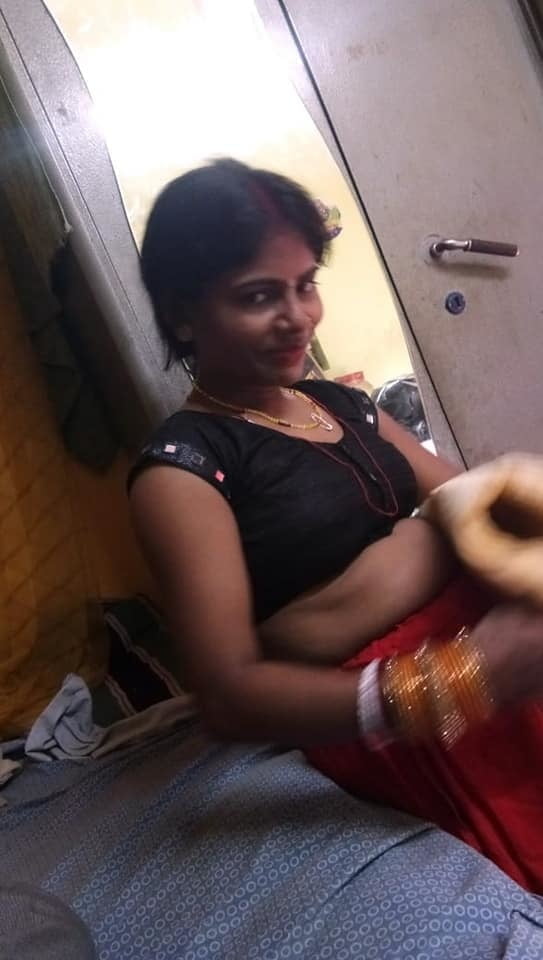 Indische Bihari Frau heiße Nacktfotos
 #95044711