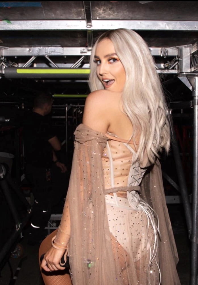 Perrie edwards - commenti cattivi incoraggiati
 #80270548