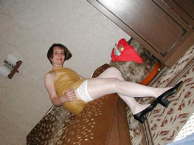Sexy casalinga russa amatoriale succhia e scopa con il maritino
 #103228936