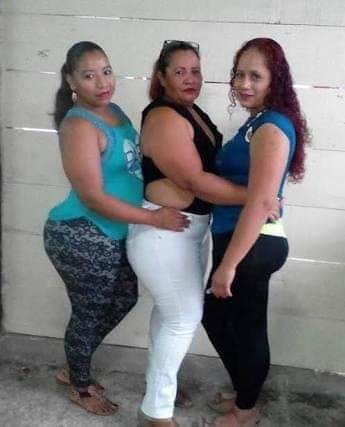 Mayra y sus hijas
 #95730987