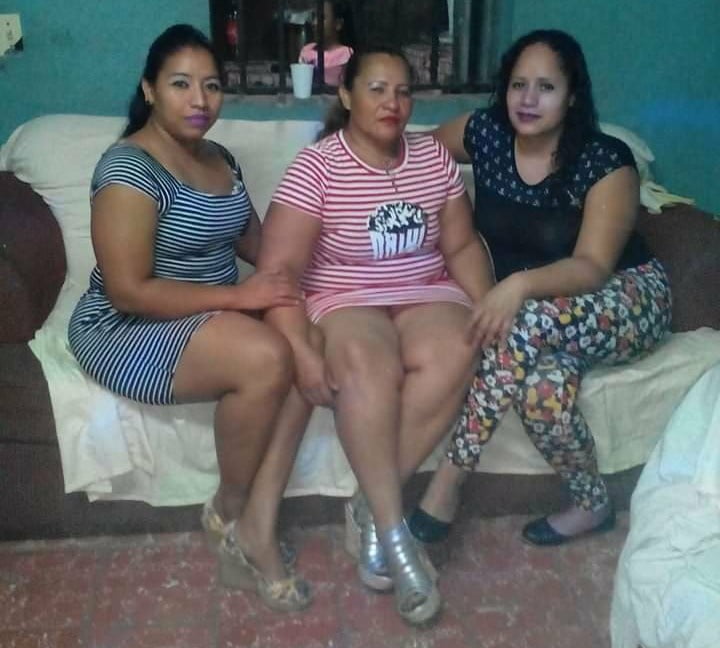 Mayra y sus hijas
 #95731005